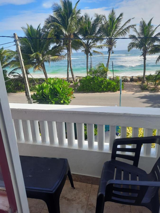 אונה ואטונה White Surfing Beach Resort מראה חיצוני תמונה