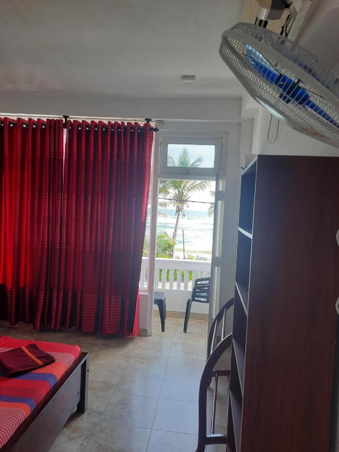 אונה ואטונה White Surfing Beach Resort מראה חיצוני תמונה