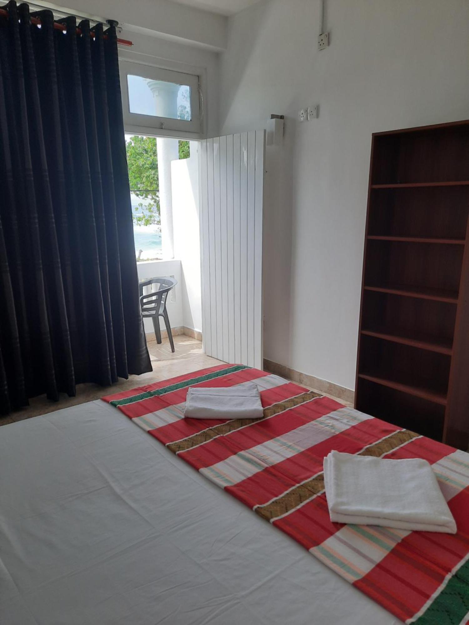 אונה ואטונה White Surfing Beach Resort מראה חיצוני תמונה